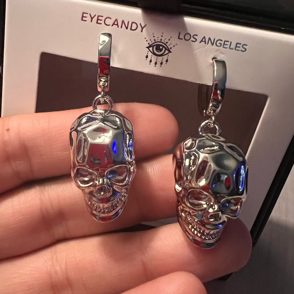 Eye candy skull 💀 earrings BNIB